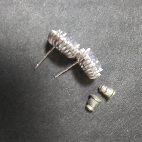 sparkly stud earrings stamped 925 china on the back - Picture 14 of 15